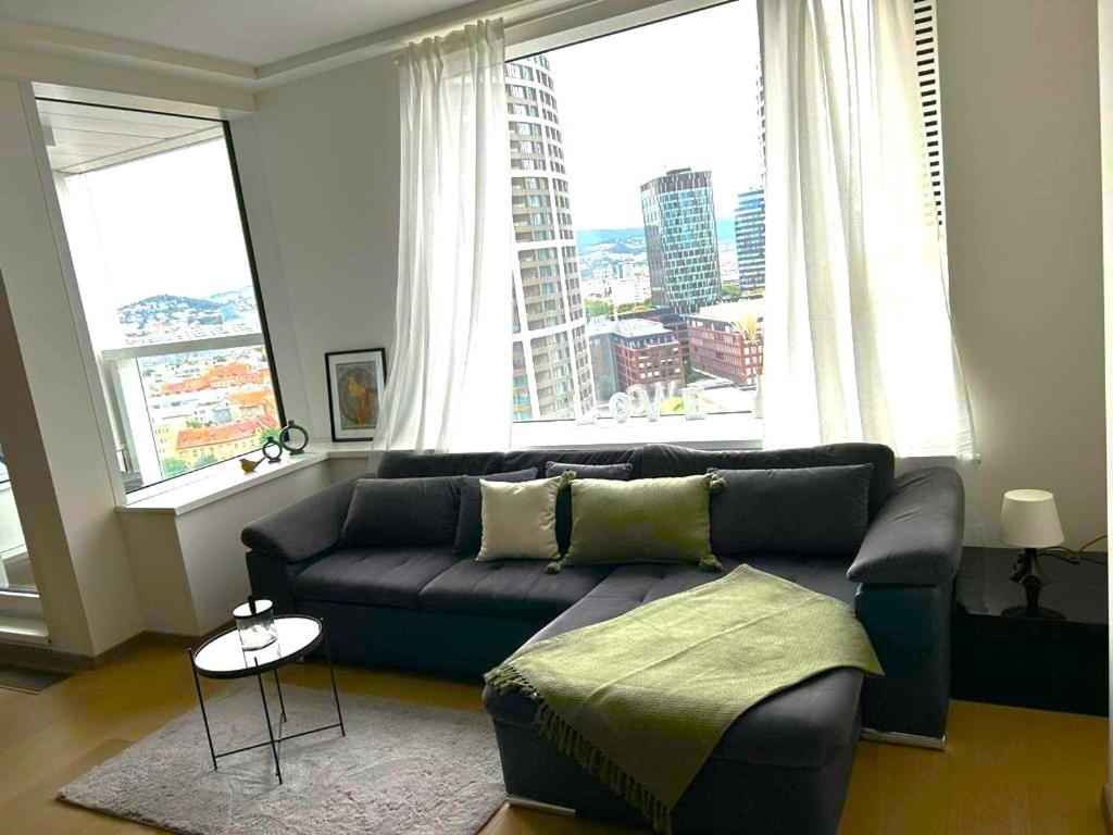 Skau Panorama Family & Business Apartment City View Free Parking Братислава Экстерьер фото