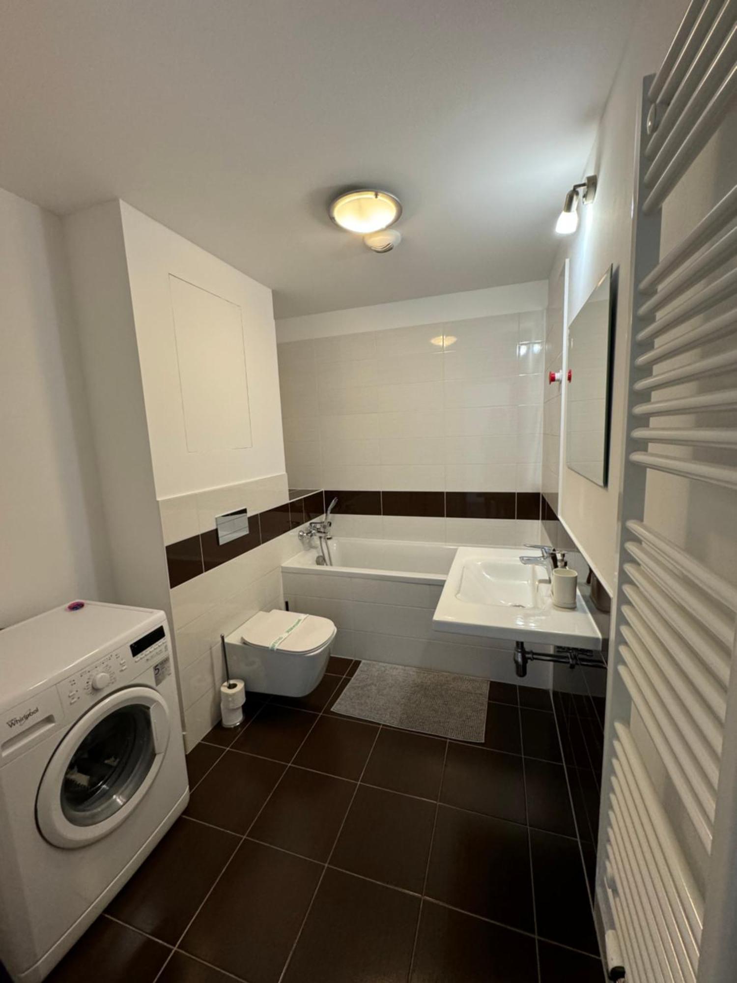 Skau Panorama Family & Business Apartment City View Free Parking Братислава Экстерьер фото